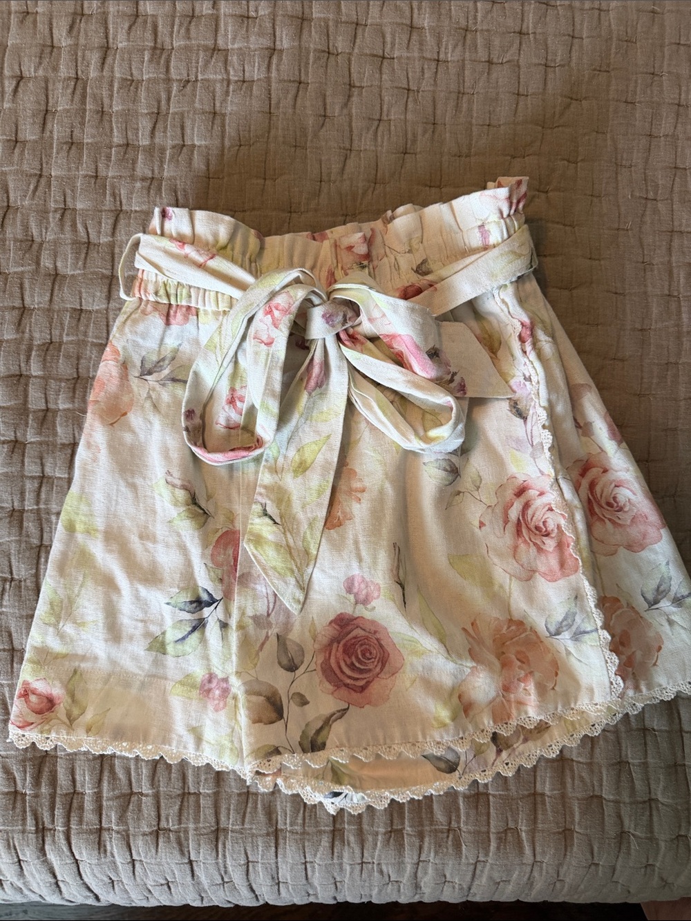 Caroline Constas Floral Linen Blend Paperbag Waist Shorts Size Small